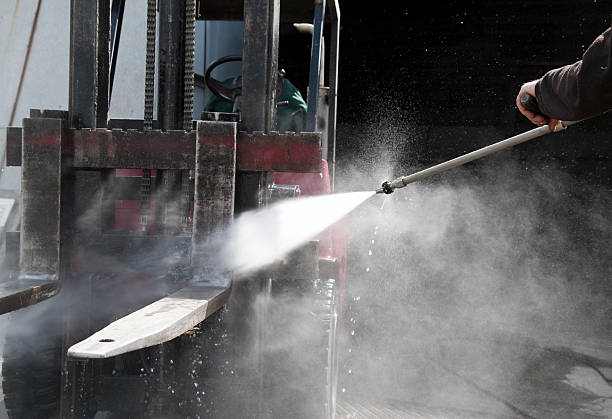 Best Sign and Awning Cleaning  in Annandale, MN